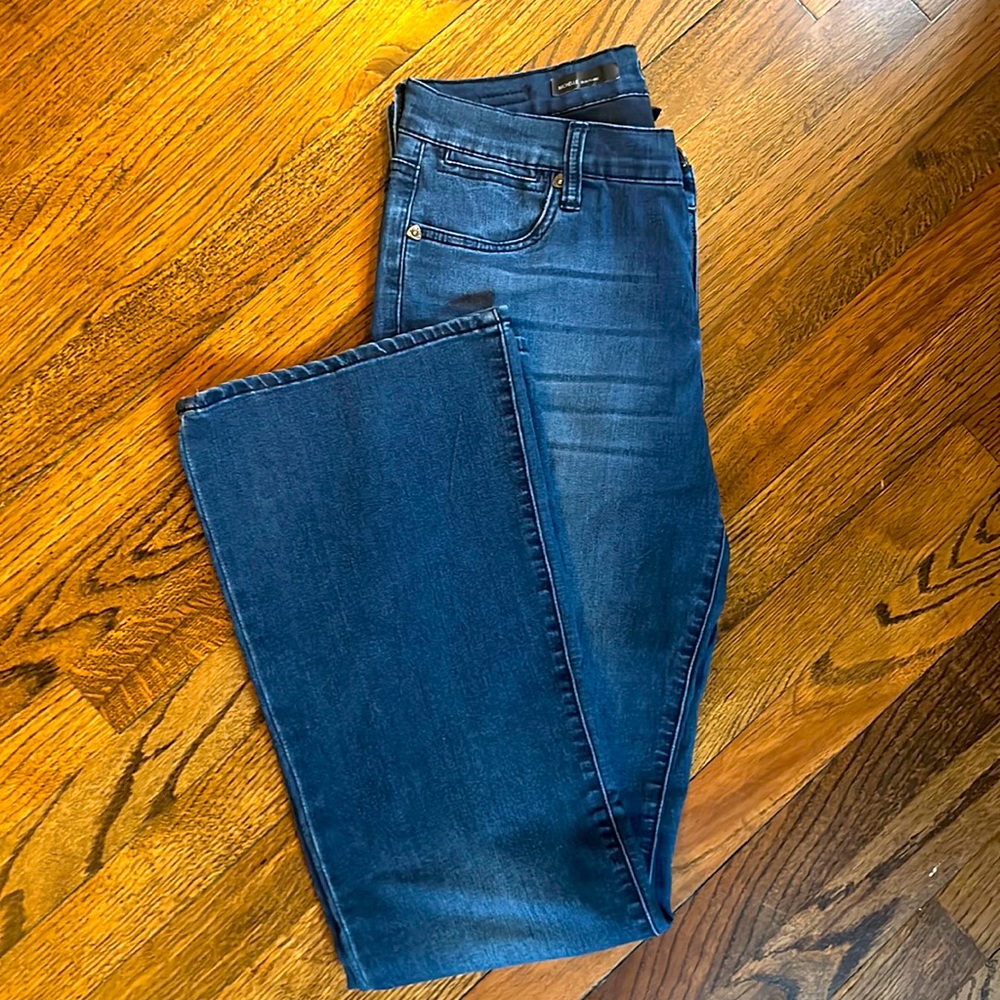 KUT denim, indigo color, boot cut, zipper fly. 32’’ inseam. Size 8.